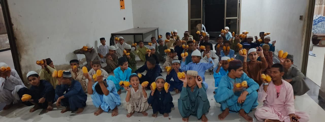 Bin Yousuf Foundation Pakistan fruits distribution campaign